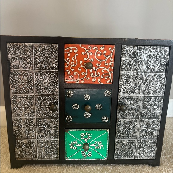 Sundance Jewelry Box - Picture 1 of 3